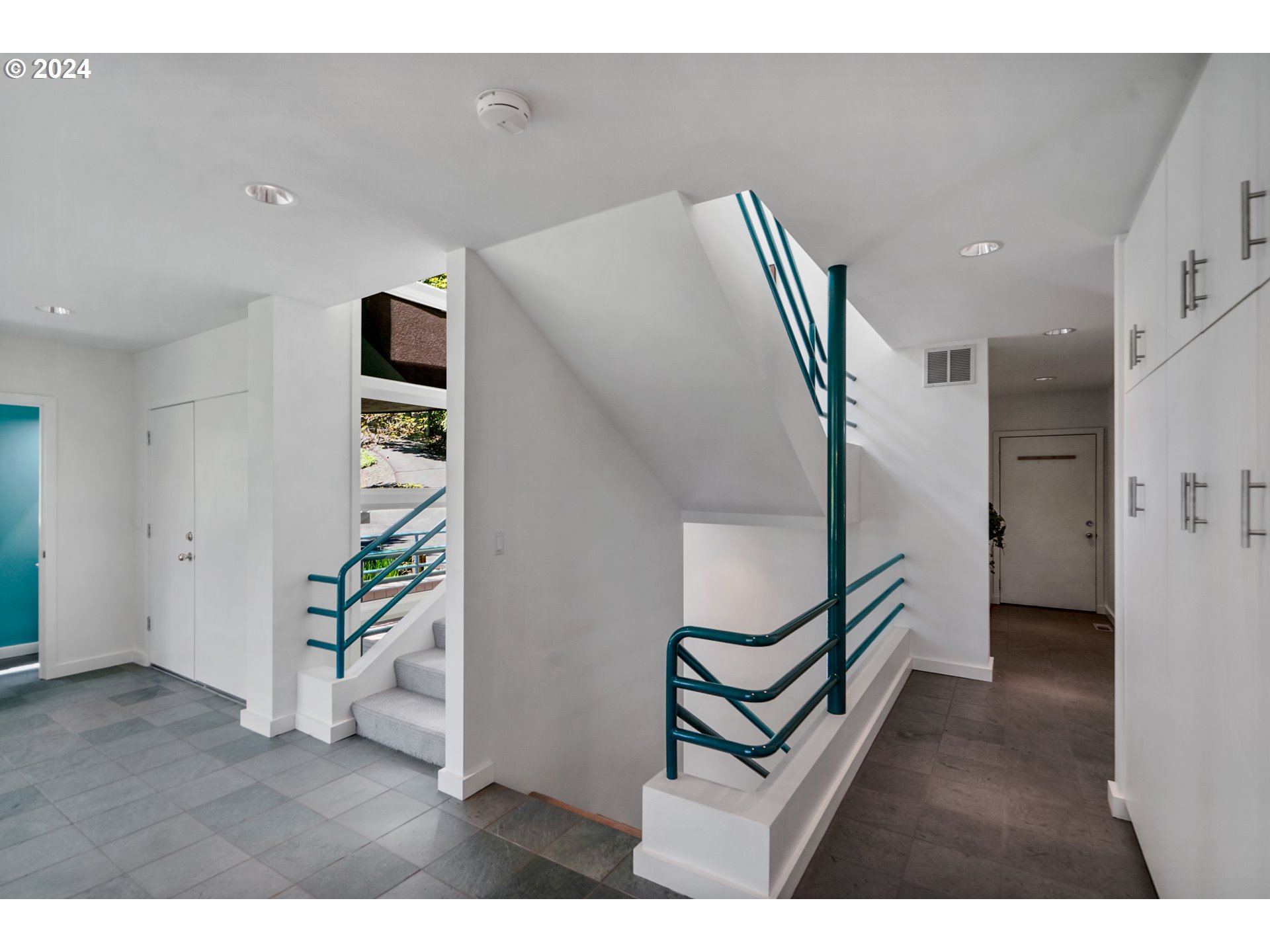 6815 Northwest Concord Drive Corvallis, OR 97330 - Photo 20 of 48 a view of entryway and hall