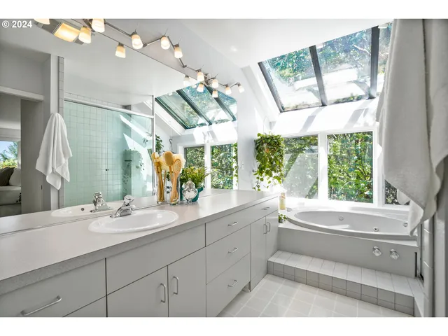 $895,000 | 6815 Northwest Concord Drive, Corvallis, OR 97330