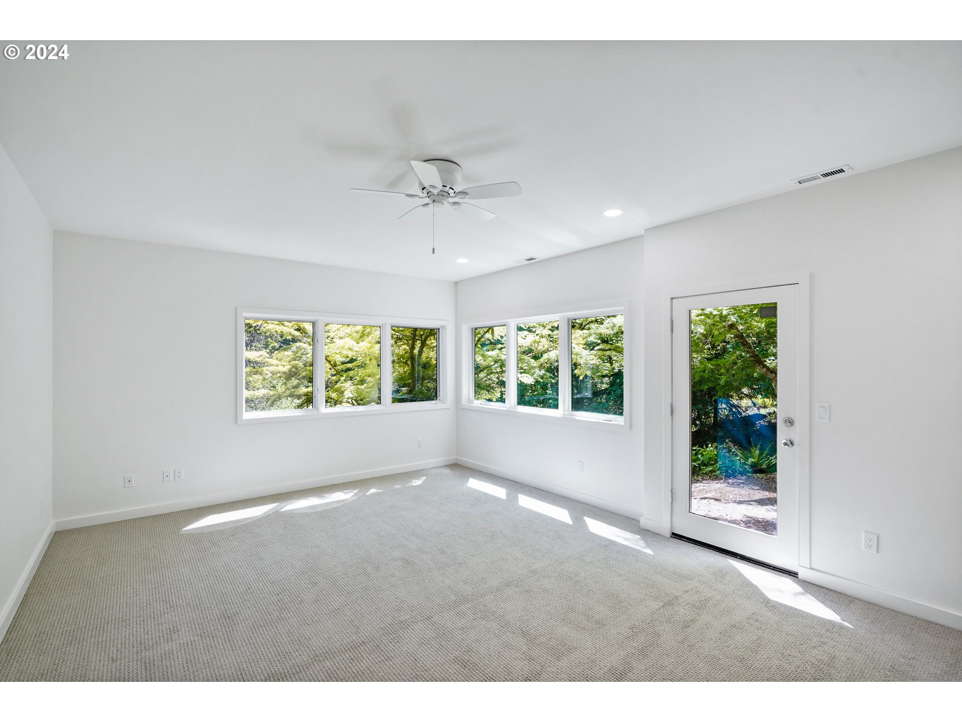 6815 Northwest Concord Drive Corvallis, OR 97330 - Photo 31 of 48 a view of an empty room with a window