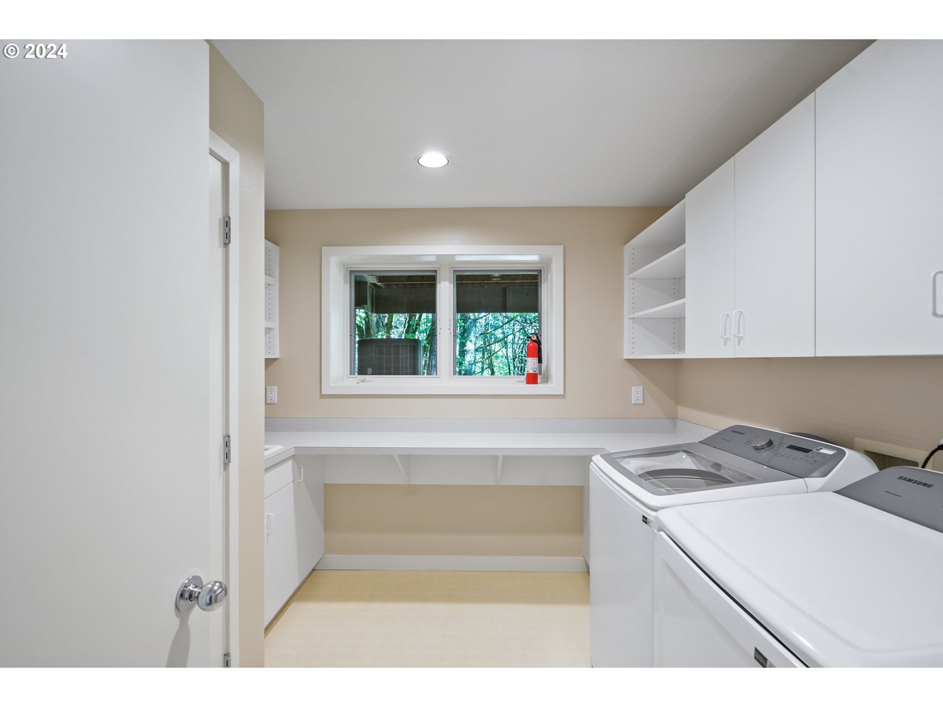 6815 Northwest Concord Drive Corvallis, OR 97330 - Photo 36 of 48 a kitchen with a window a sink and a microwave