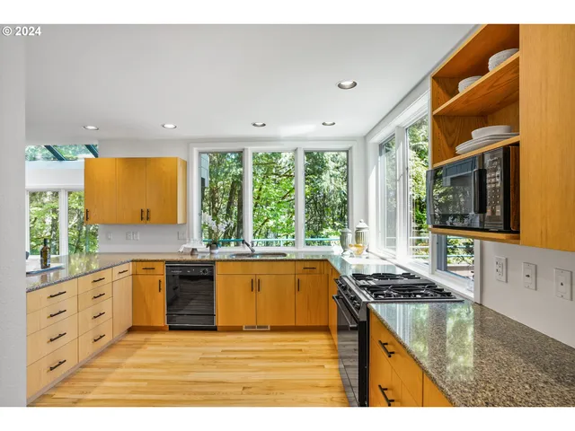 $895,000 | 6815 Northwest Concord Drive, Corvallis, OR 97330