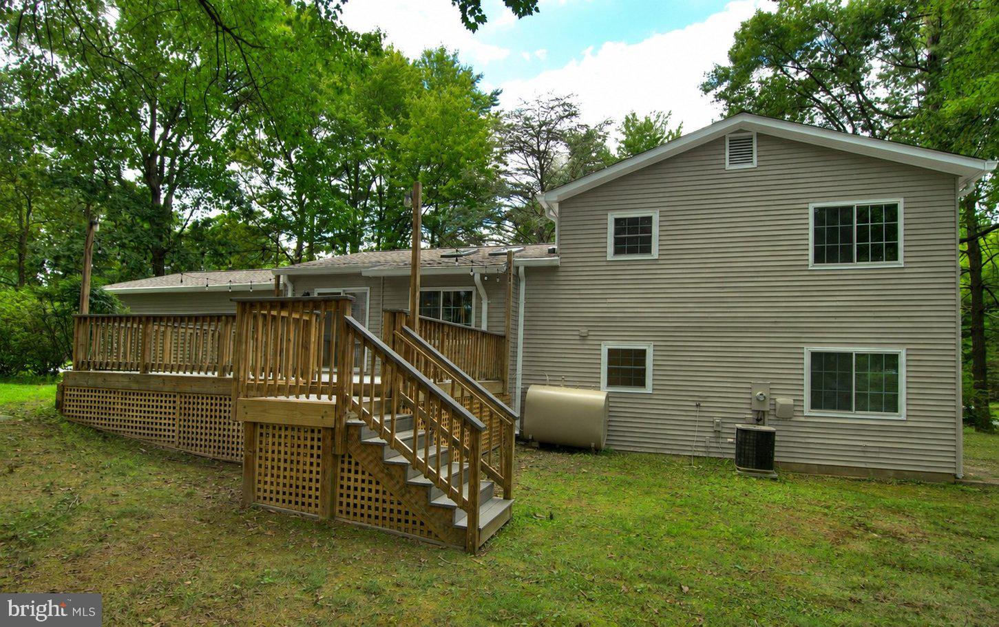 2405 Earlsgate Court Reston, VA 20191 - Photo 12 of 56 Charming home with spacious deck.