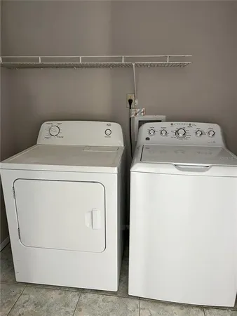 $2,600 | 12736 Newfield Drive, Orlando, FL 32837