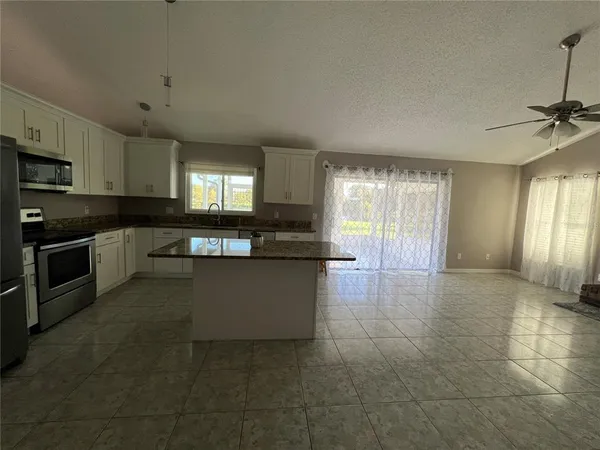 $2,600 | 12736 Newfield Drive, Orlando, FL 32837