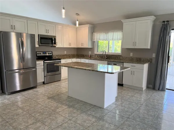 $2,600 | 12736 Newfield Drive, Orlando, FL 32837