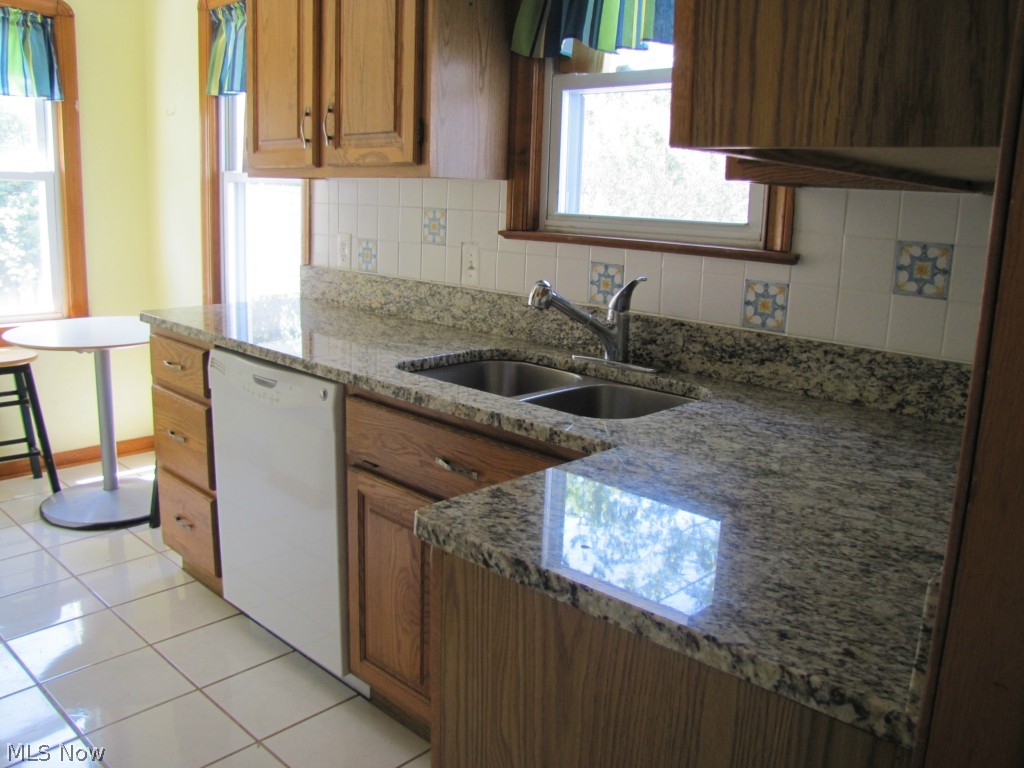 1160 Winston Road Cleveland, OH 44121 - Photo 10 of 24 Gallery Image 10
