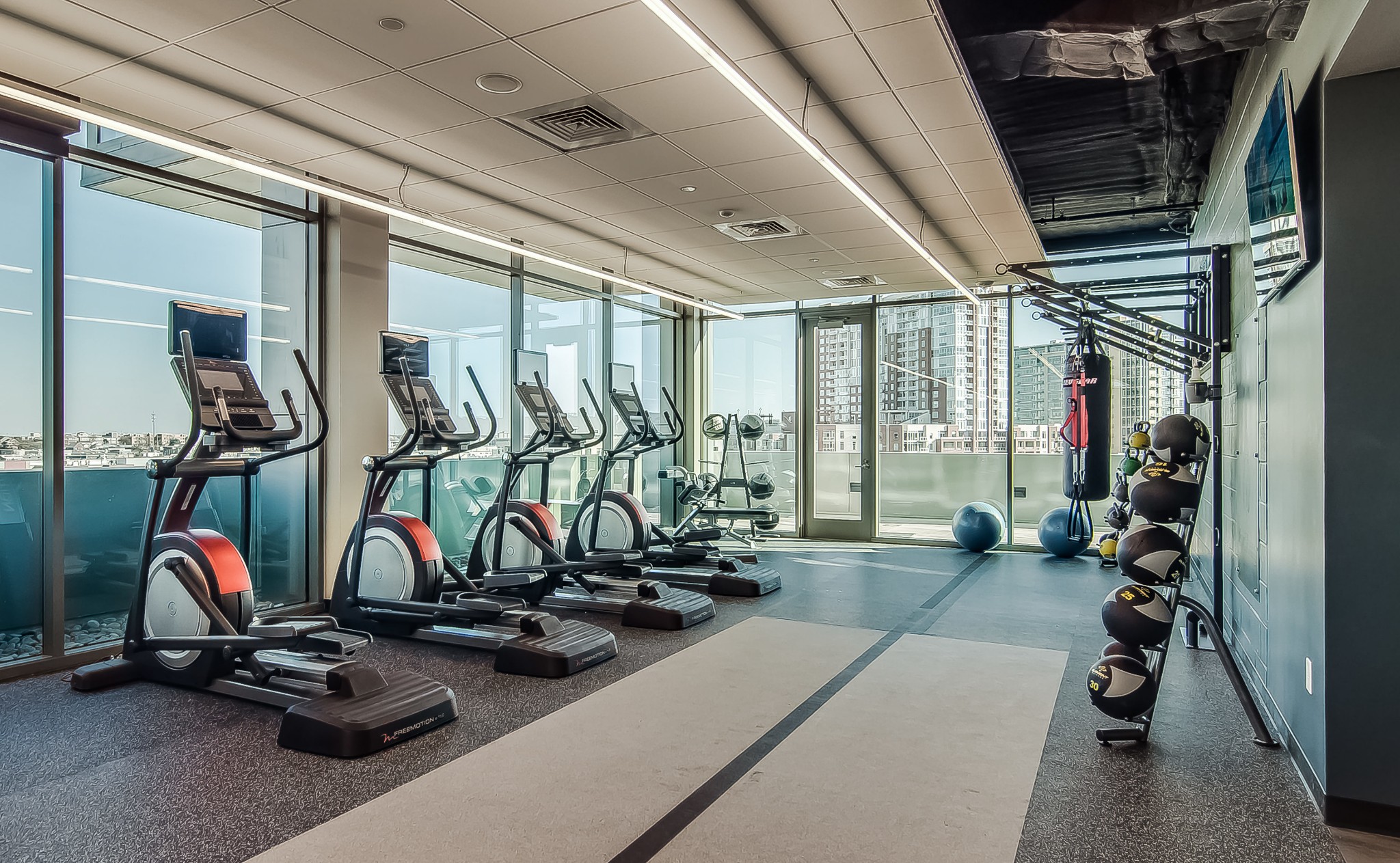 1212 Laurel Street, Unit 1815 Nashville, TN 37203 - Photo 25 of 26 a view of a room with gym equipment
