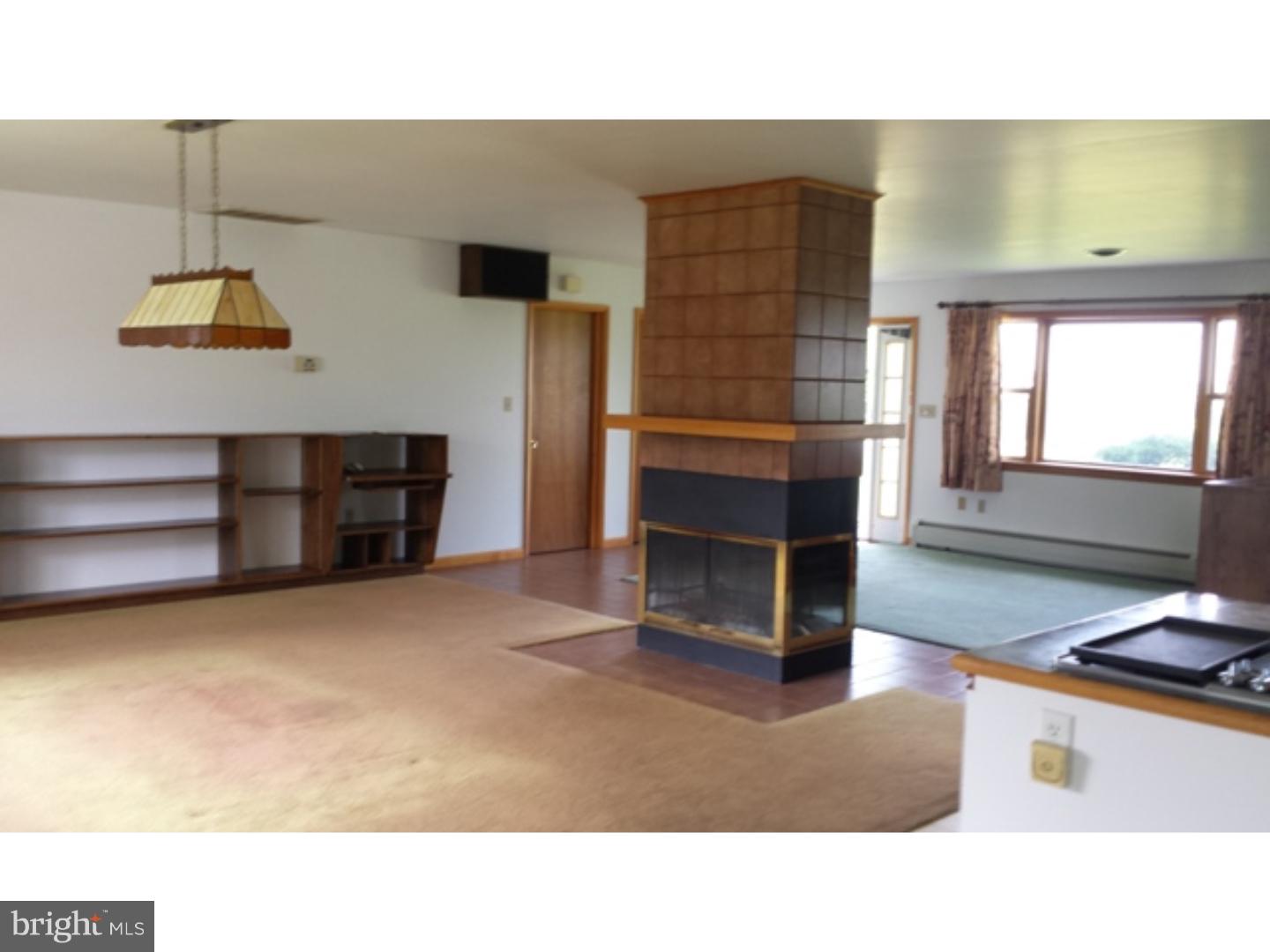 147 Fox Road Schuylkill Haven, PA 17972 - Photo 9 of 22 Family Room