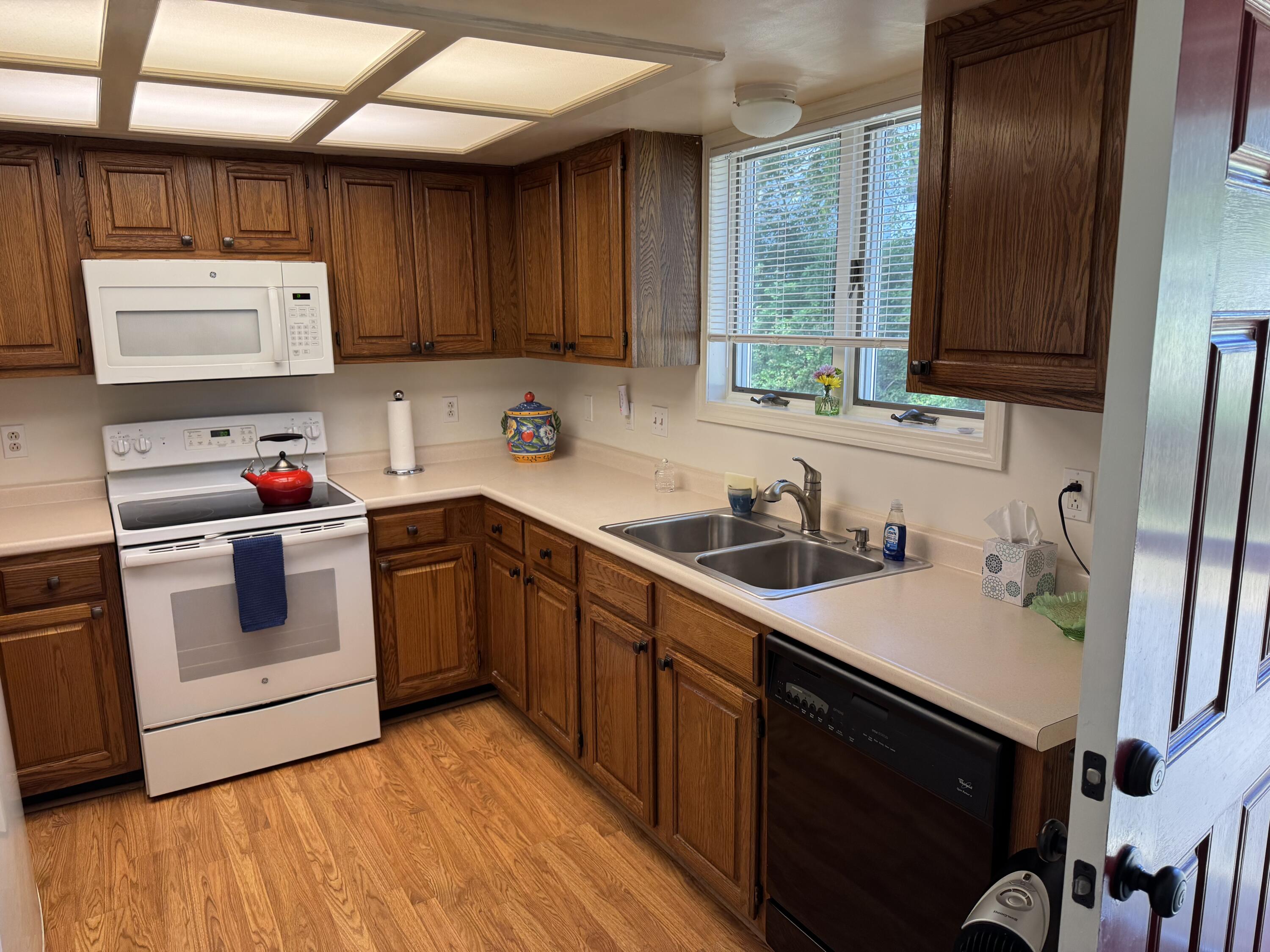 1 West Harbor Pond Road, Unit 1 West Boothbay Harbor, ME 04575 - Photo 7 of 24 Unit 1 kitchen 2