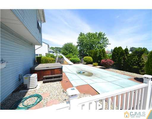 31 Liberty Drive Dayton, NJ 08810 - Photo 12 of 25 Gallery Image 12