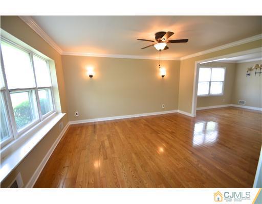 31 Liberty Drive Dayton, NJ 08810 - Photo 3 of 25 Gallery Image 3