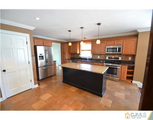 31 Liberty Drive Dayton, NJ 08810 - Photo 10 of 25 Gallery Image 10