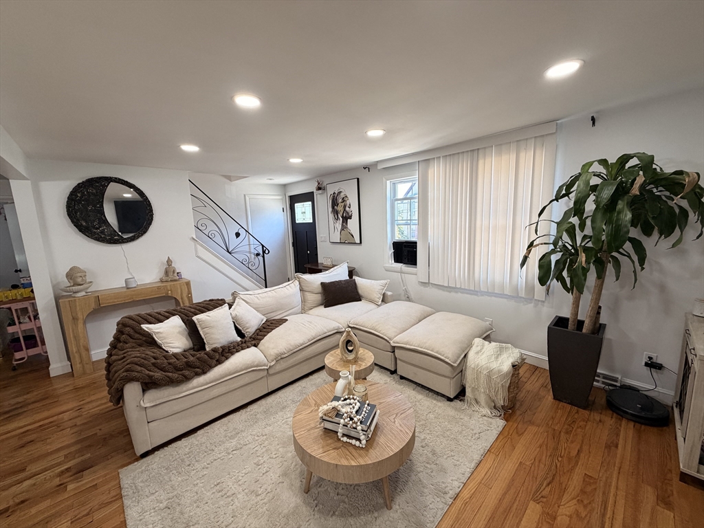 643 Boston Street Lynn, MA 01905 - Photo 7 of 27