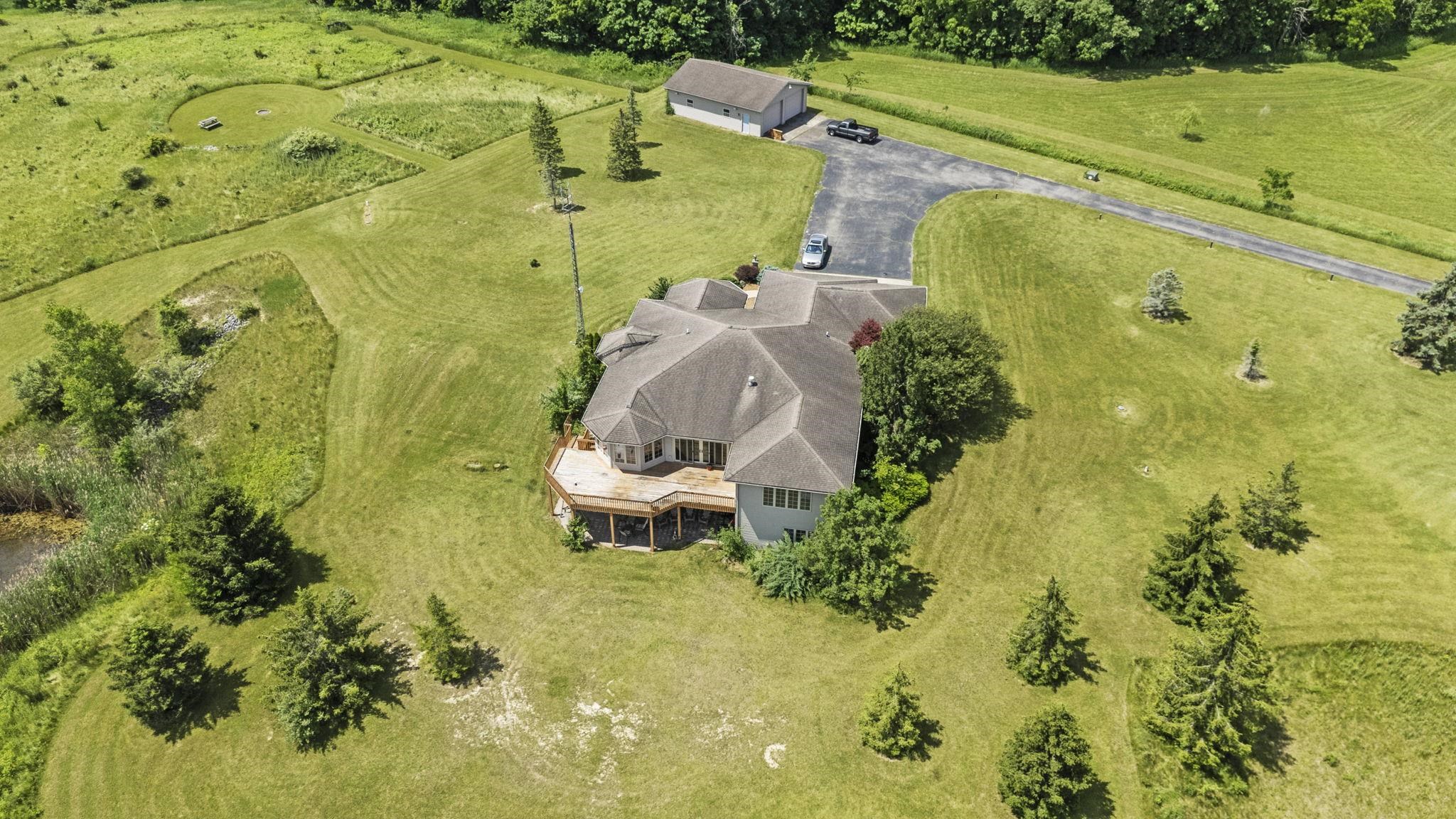 1039 East Hanselman Road Angola, IN 46703 - Photo 4 of 36 Gallery Image 4