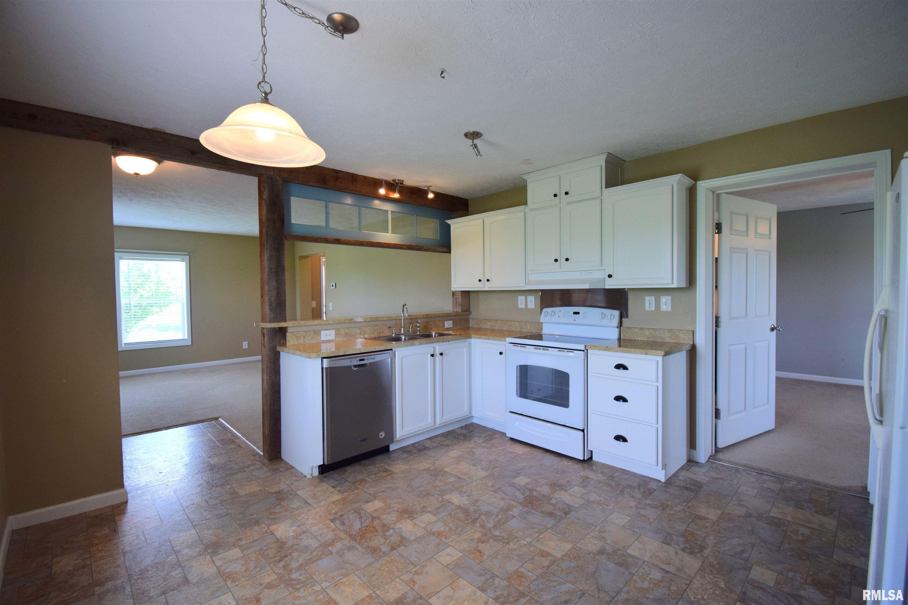 7401 East Karma Road Waltonville, IL 62894 - Photo 11 of 16 Gallery Image 11