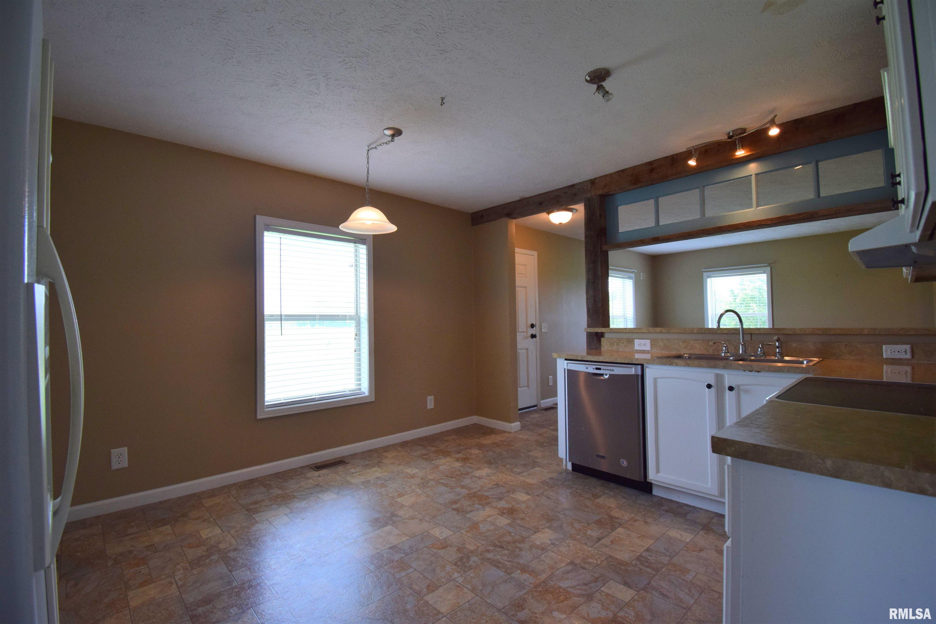 7401 East Karma Road Waltonville, IL 62894 - Photo 12 of 16 Gallery Image 12