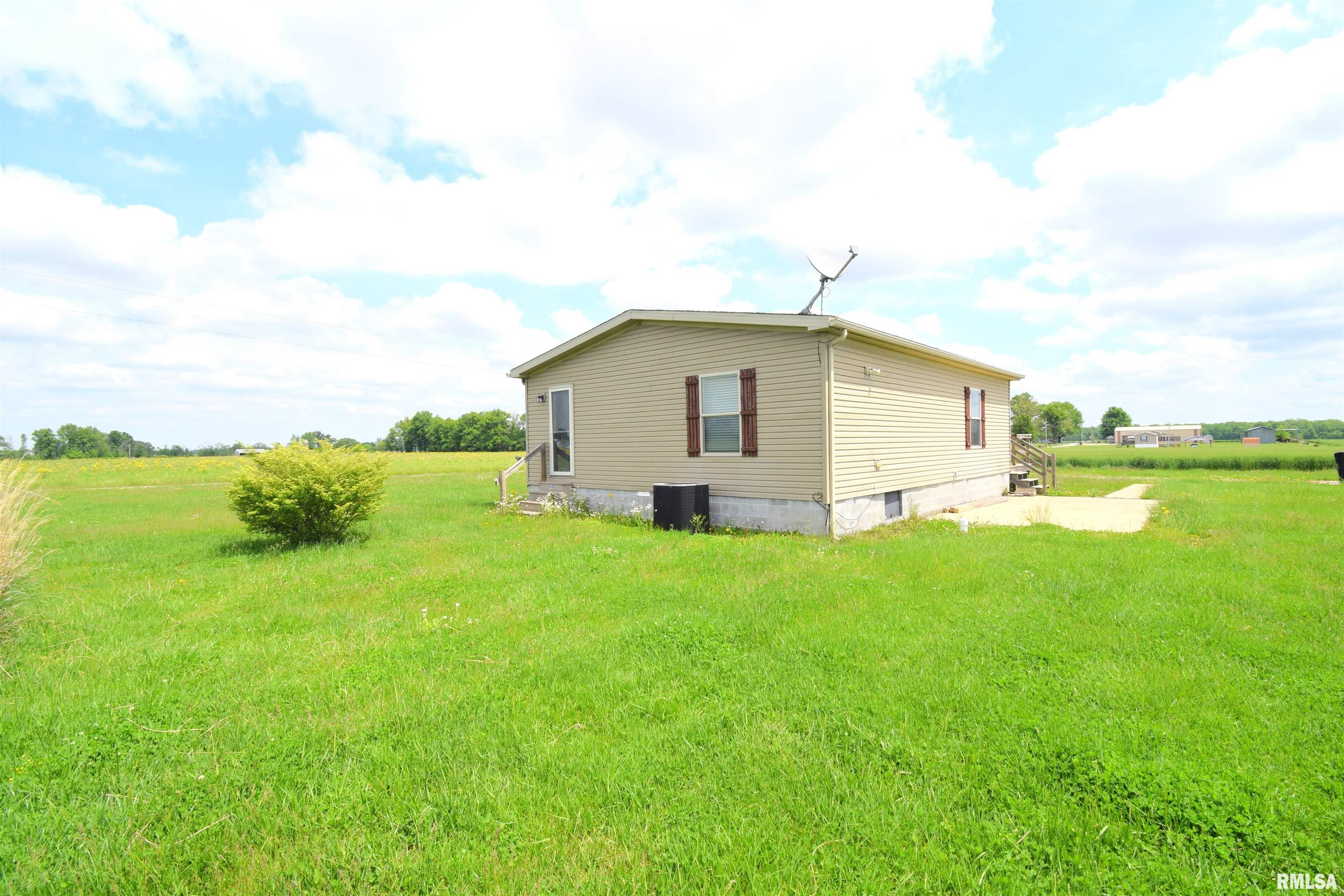 7401 East Karma Road Waltonville, IL 62894 - Photo 3 of 16 Gallery Image 3