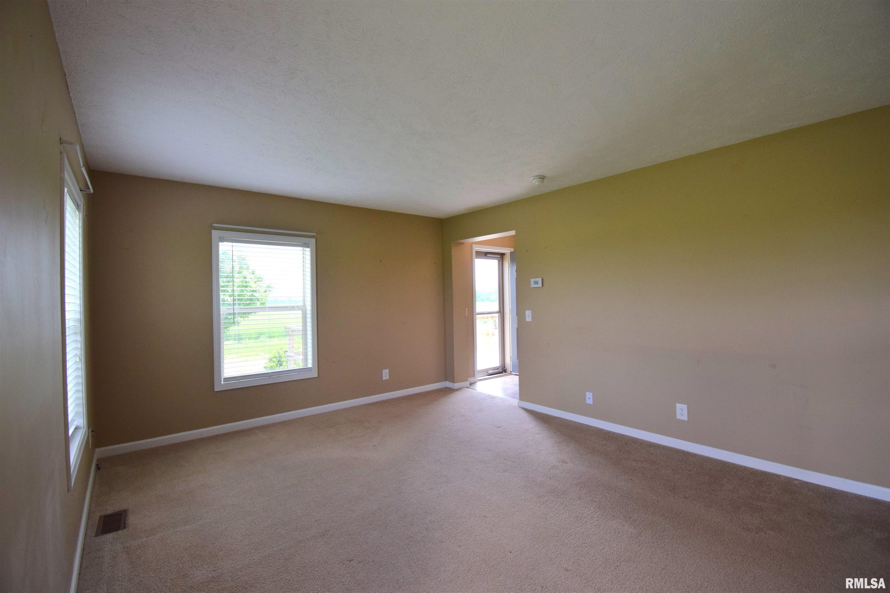7401 East Karma Road Waltonville, IL 62894 - Photo 4 of 16 Gallery Image 4