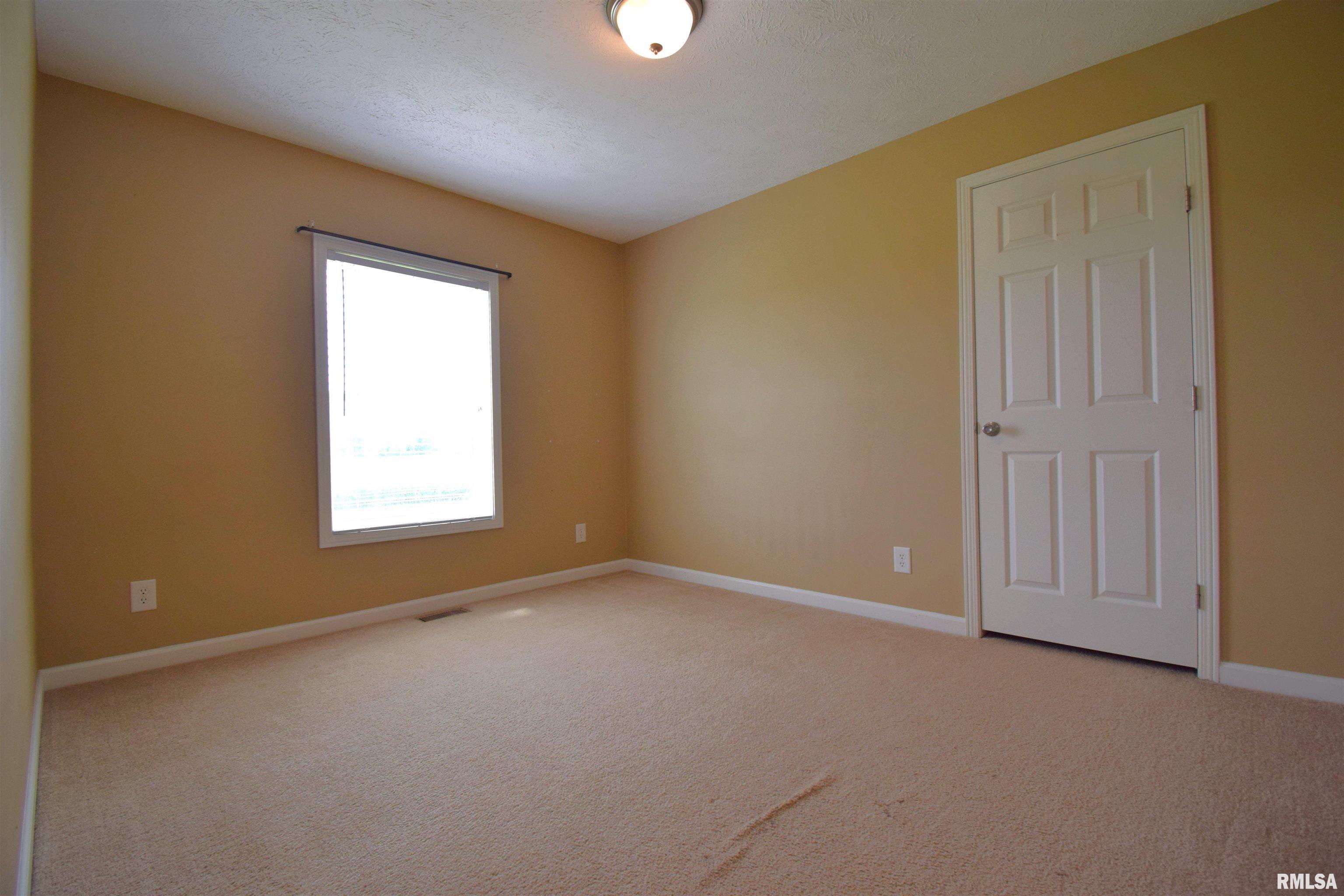 7401 East Karma Road Waltonville, IL 62894 - Photo 7 of 16 Gallery Image 7