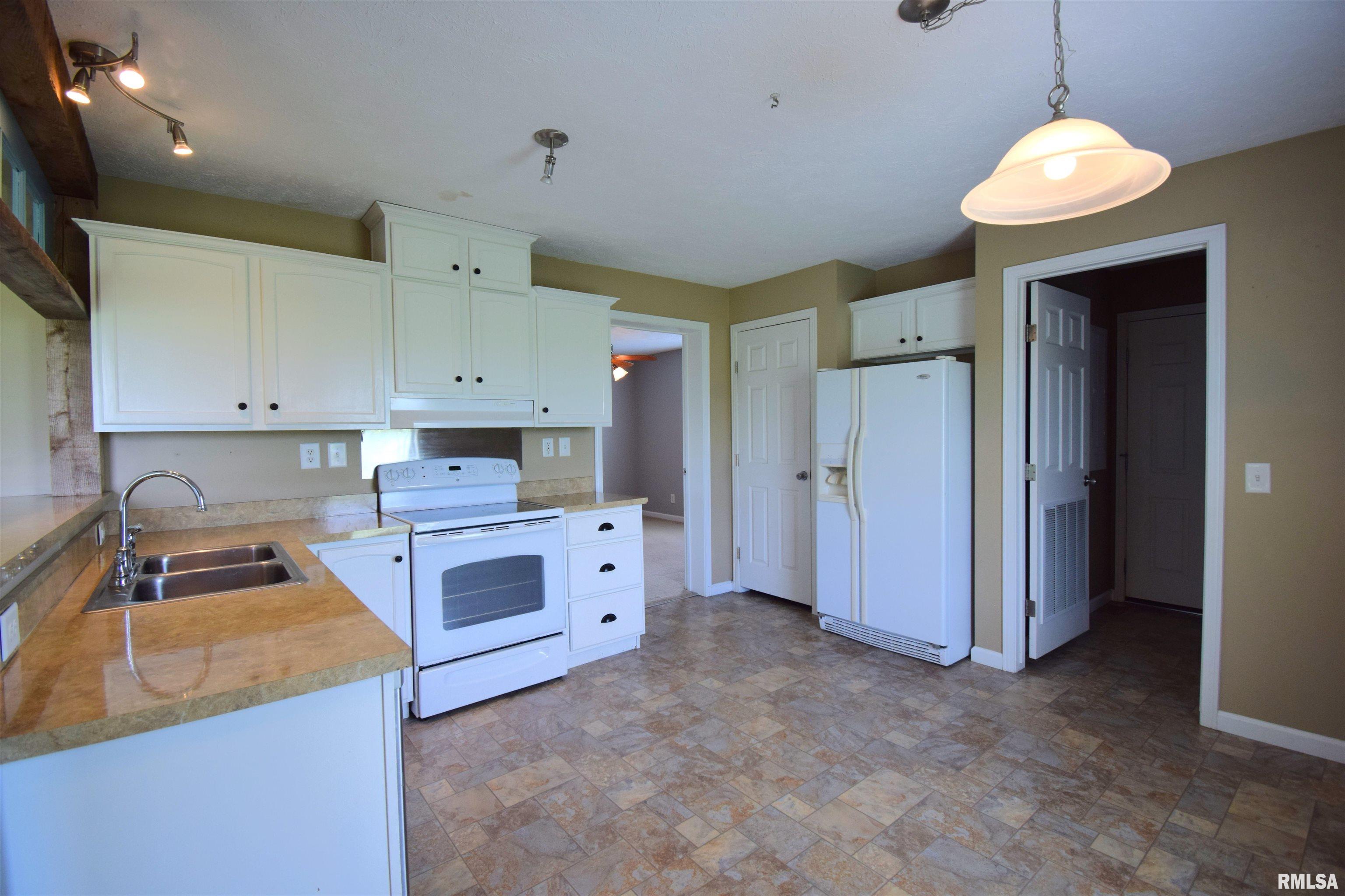 7401 East Karma Road Waltonville, IL 62894 - Photo 10 of 16 Gallery Image 10