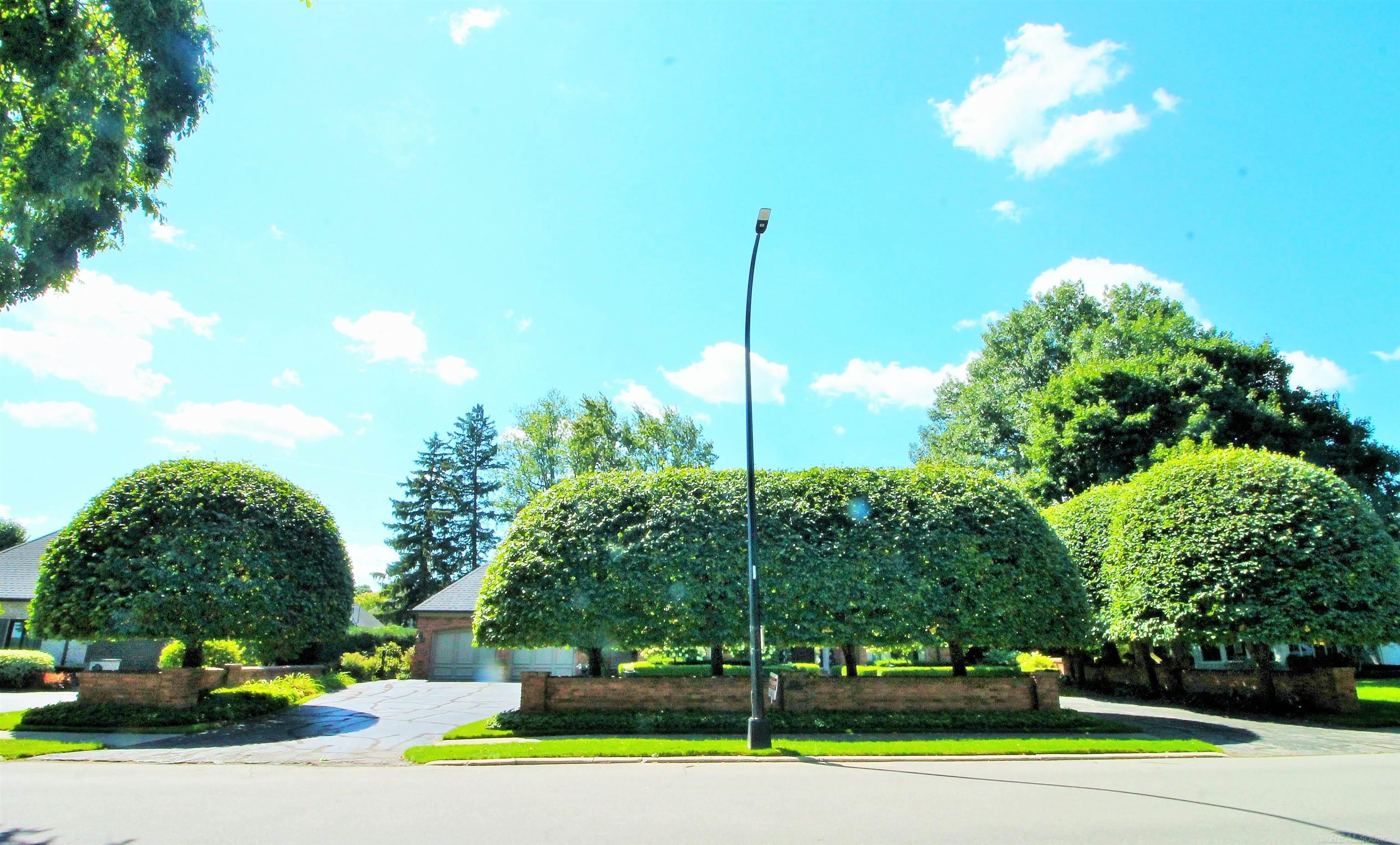 1 Provencal Road Grosse Pointe, MI 48236 - Photo 86 of 87 50093693-85.JPG