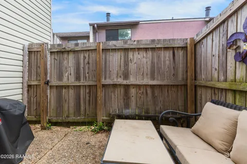 $156,000 | 110 West Bayou Parkway, Unit 302, Lafayette, LA 70503