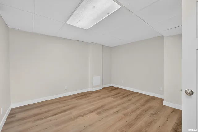 $2,090 | 3106 Maplecrest Road, Bettendorf, IA 52722