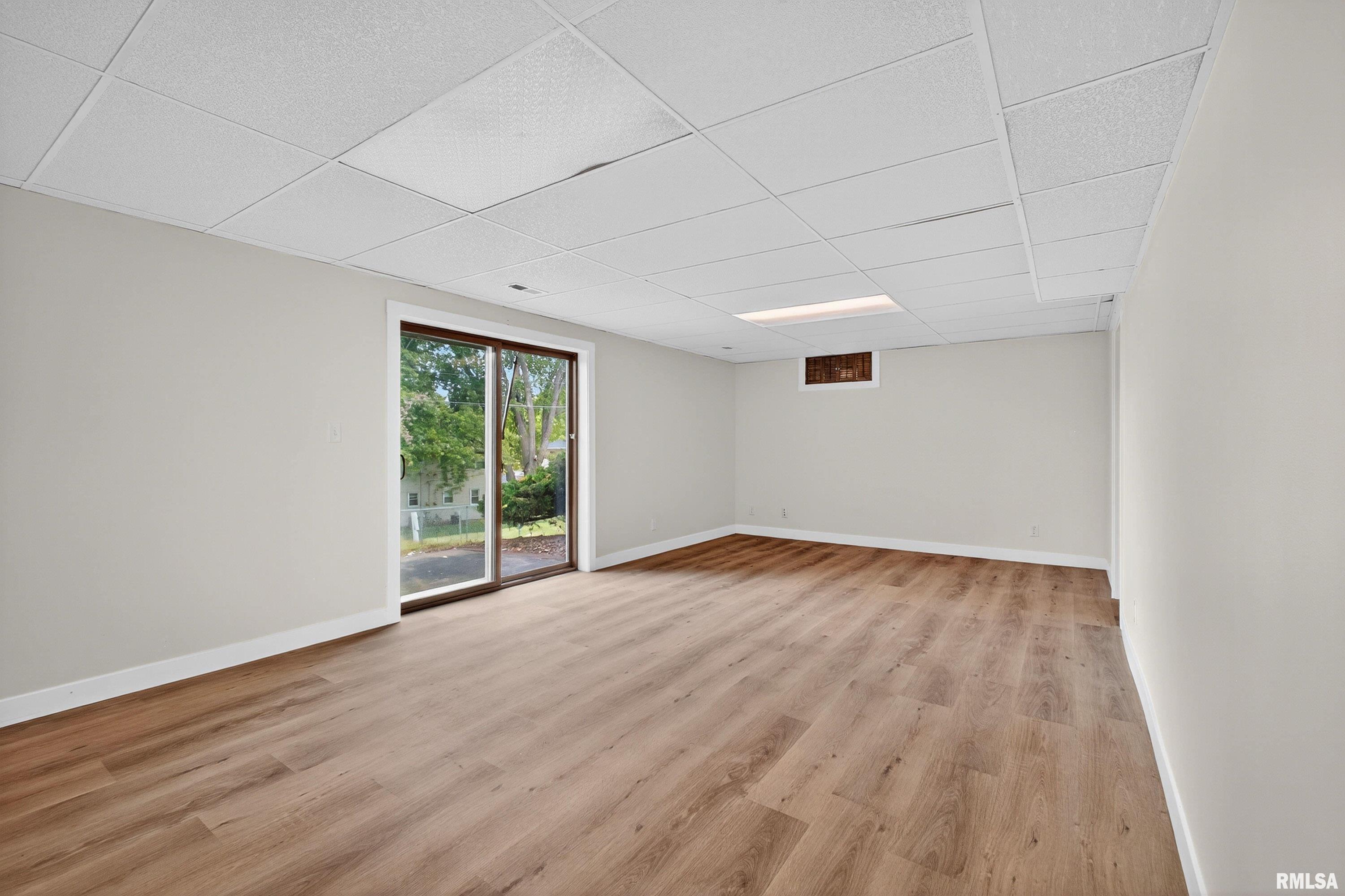 3106 Maplecrest Road Bettendorf, IA 52722 - Photo 14 of 29