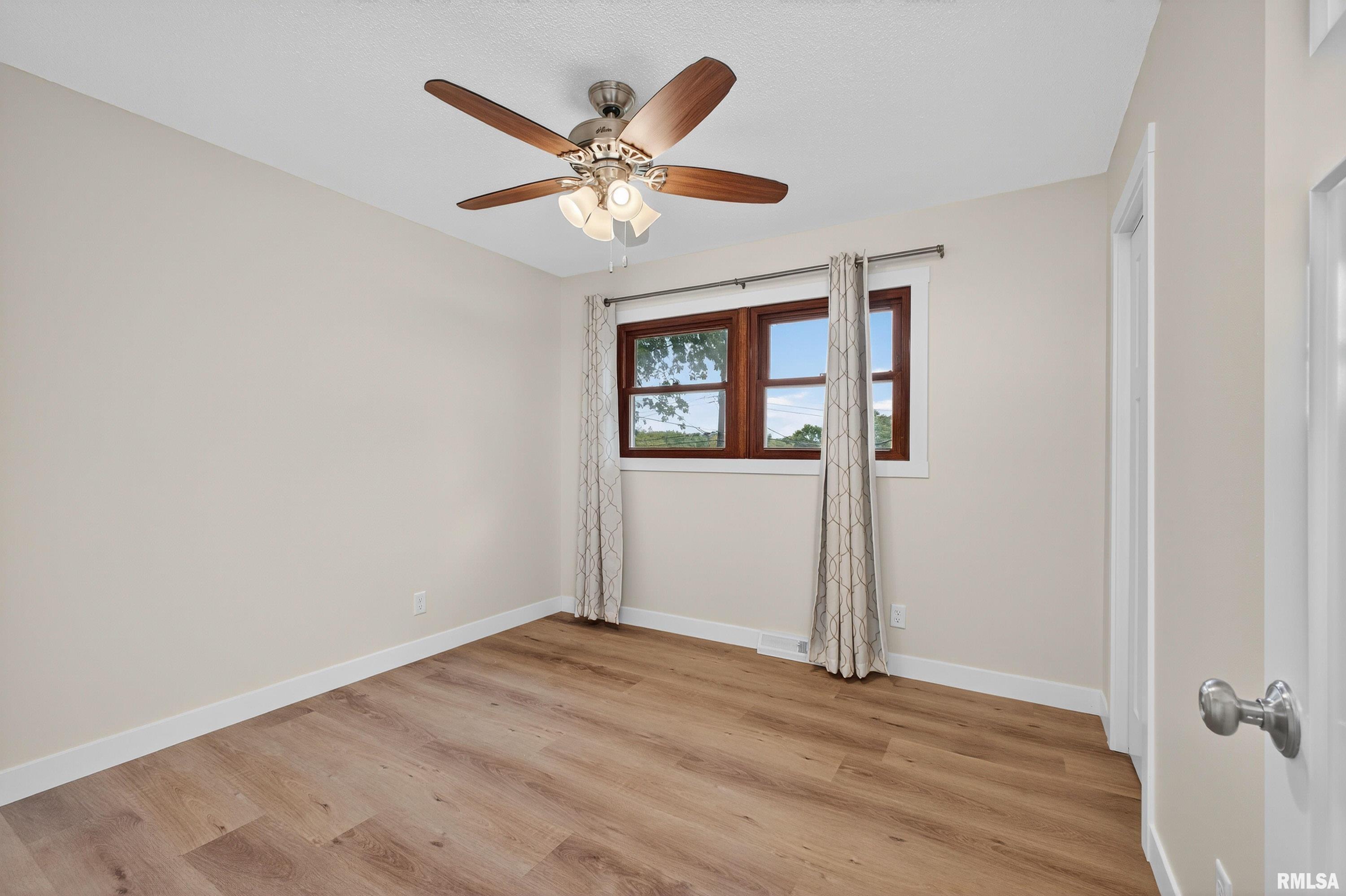 3106 Maplecrest Road Bettendorf, IA 52722 - Photo 19 of 29