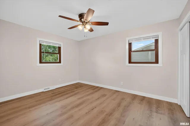 $2,090 | 3106 Maplecrest Road, Bettendorf, IA 52722