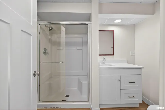 $2,090 | 3106 Maplecrest Road, Bettendorf, IA 52722