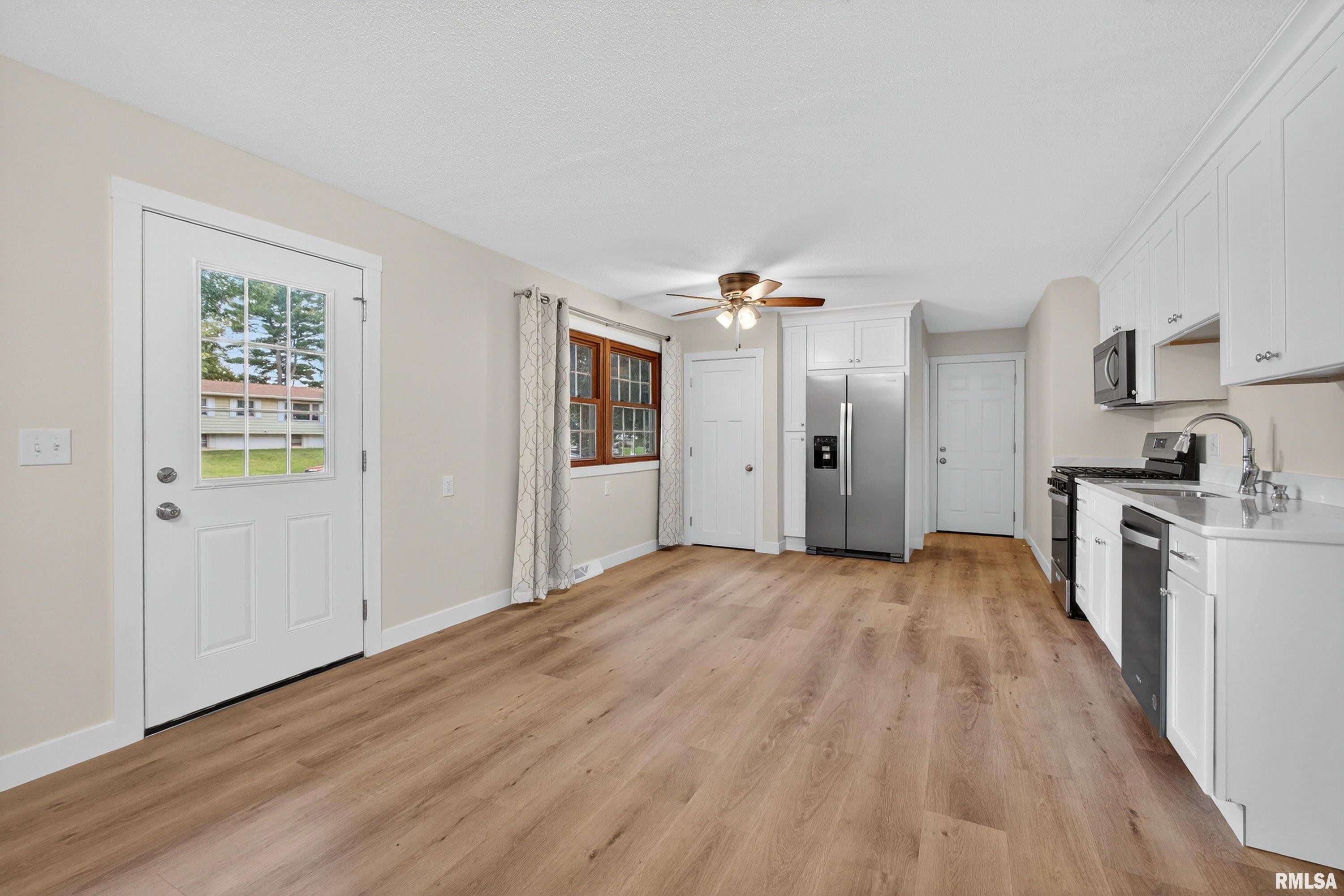 3106 Maplecrest Road Bettendorf, IA 52722 - Photo 6 of 29