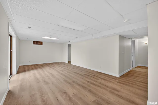 $2,090 | 3106 Maplecrest Road, Bettendorf, IA 52722