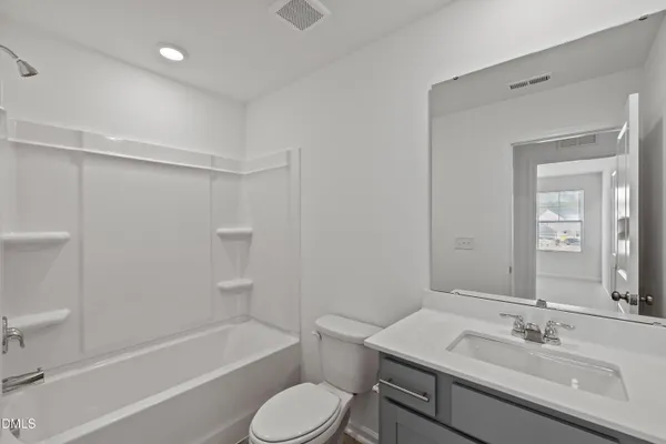 a view of utility room with dryer and washer