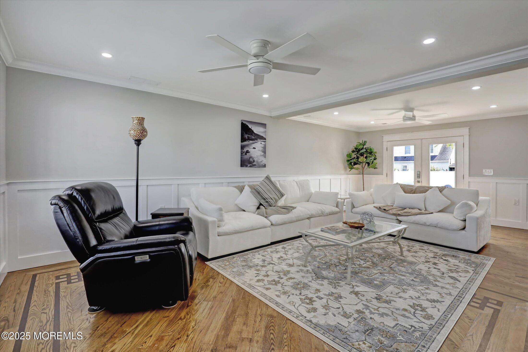1810 Shore Boulevard Point Pleasant, NJ 08742 - Photo 26 of 49 a living room with furniture