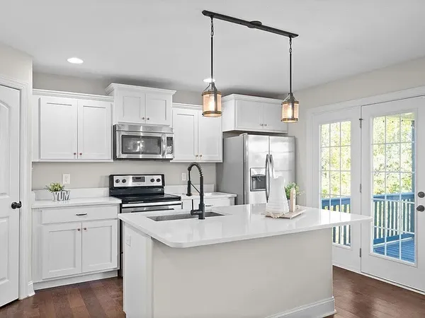 $2,495 | 709 Valencia Drive, Clarksville, TN 37043