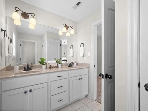 $2,495 | 709 Valencia Drive, Clarksville, TN 37043