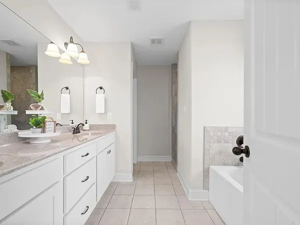 $2,495 | 709 Valencia Drive, Clarksville, TN 37043