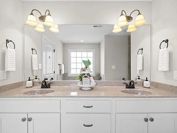 $2,495 | 709 Valencia Drive, Clarksville, TN 37043