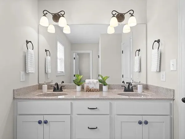 $2,495 | 709 Valencia Drive, Clarksville, TN 37043