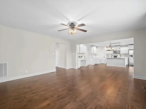 $2,495 | 709 Valencia Drive, Clarksville, TN 37043