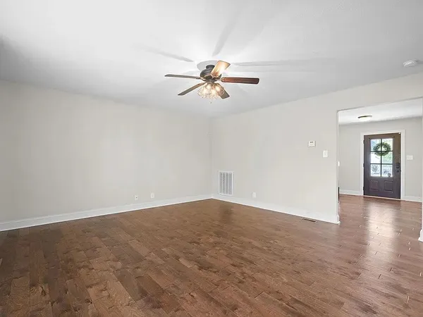 $2,495 | 709 Valencia Drive, Clarksville, TN 37043