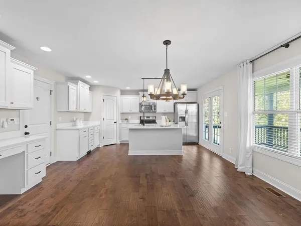 $2,495 | 709 Valencia Drive, Clarksville, TN 37043