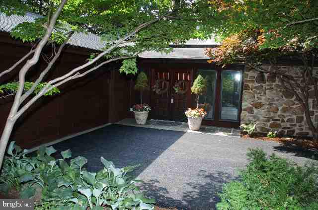 2280 Mockingbird Road Harrisburg, PA 17112 - Photo 2 of 9