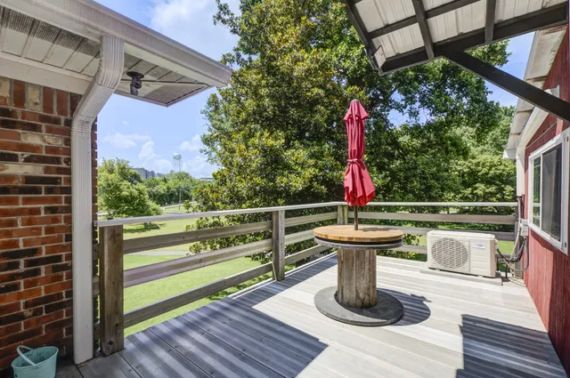 $777,000 | 157 Lakeshore Drive, Eddyville, KY 42038