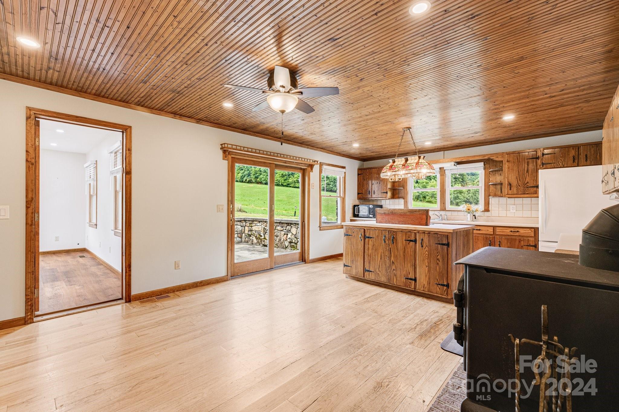 301 South Fork Road Marshall, NC 28753 - Photo 17 of 48 Gallery Image 17