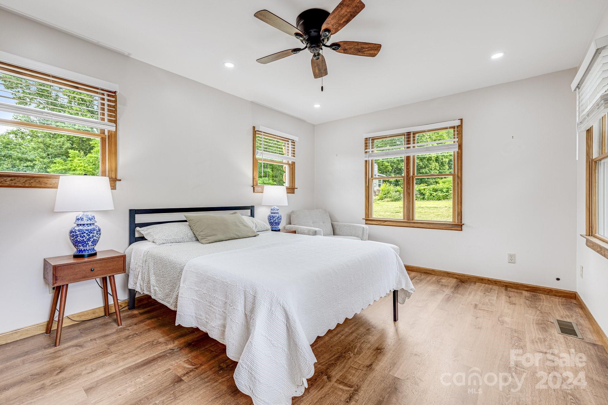 301 South Fork Road Marshall, NC 28753 - Photo 19 of 48 Gallery Image 19