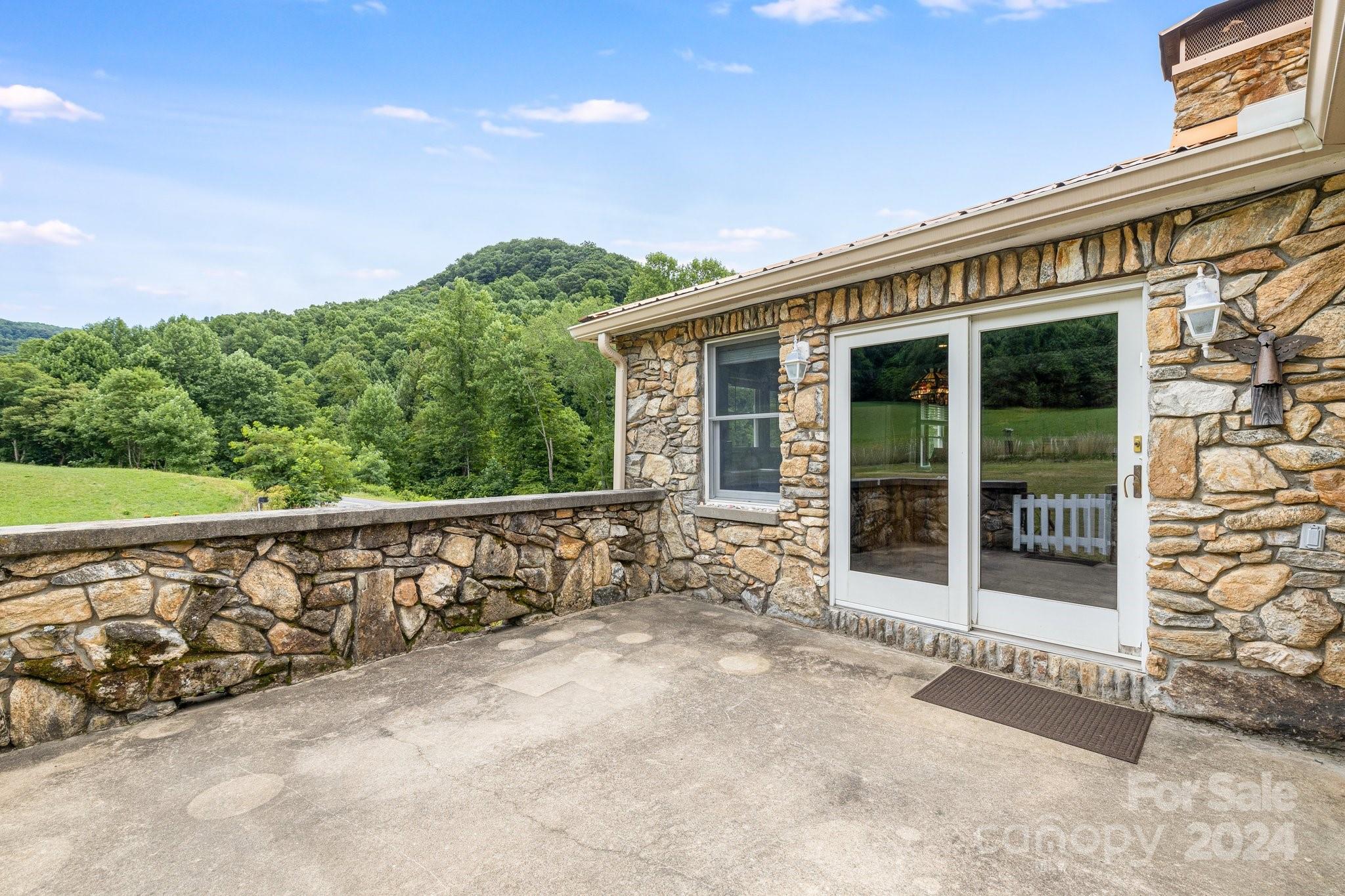 301 South Fork Road Marshall, NC 28753 - Photo 33 of 48 Gallery Image 33