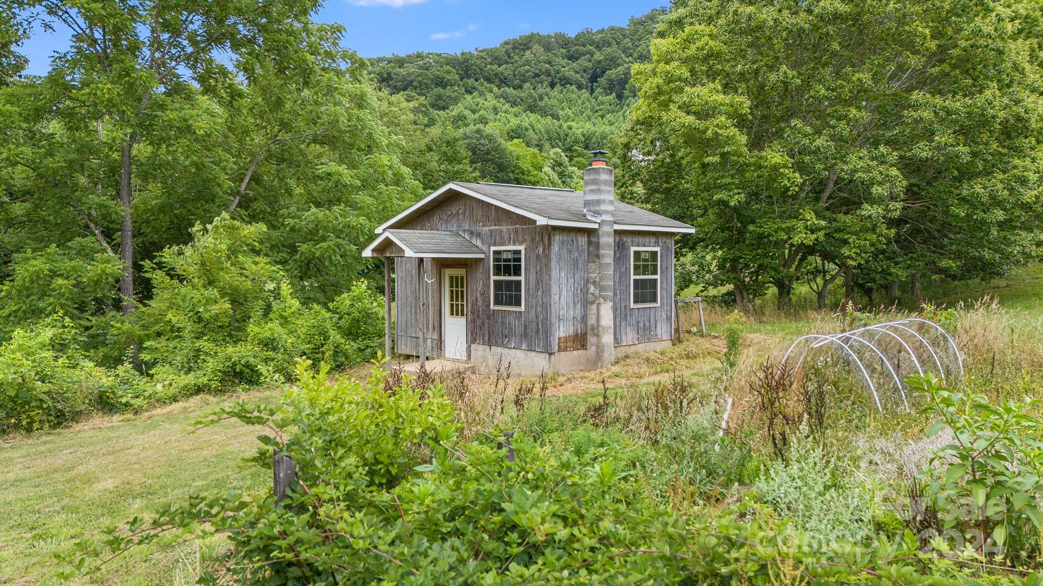 301 South Fork Road Marshall, NC 28753 - Photo 38 of 48 Gallery Image 38