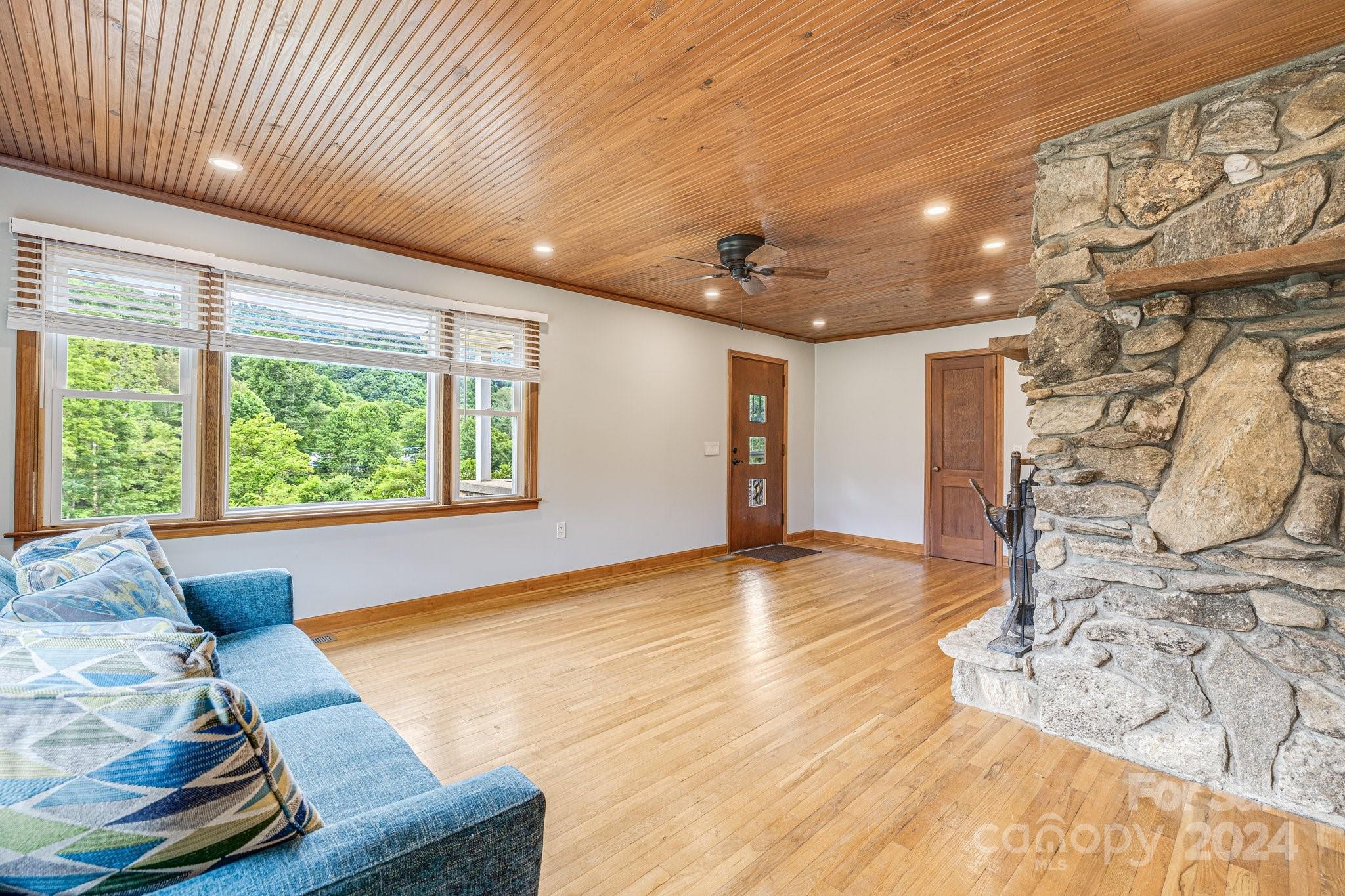 301 South Fork Road Marshall, NC 28753 - Photo 8 of 48 Gallery Image 8